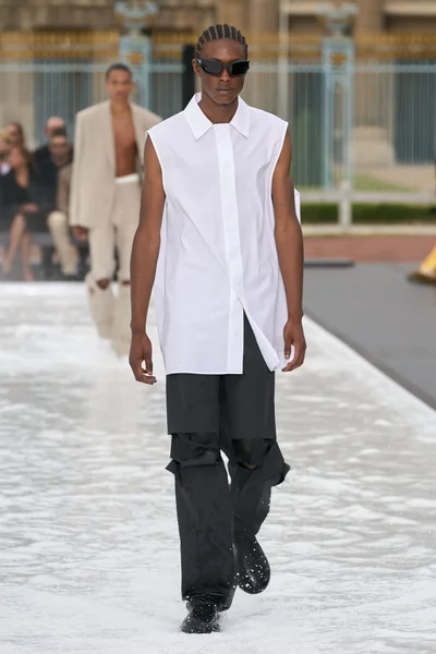 Look 48